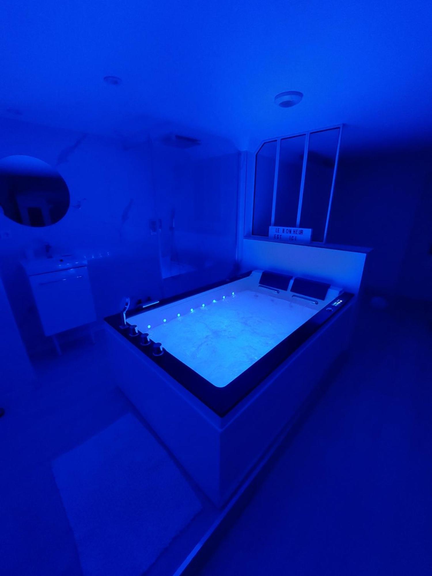 Love Room White - Les Delices Rooms Angers Pokoj fotografie